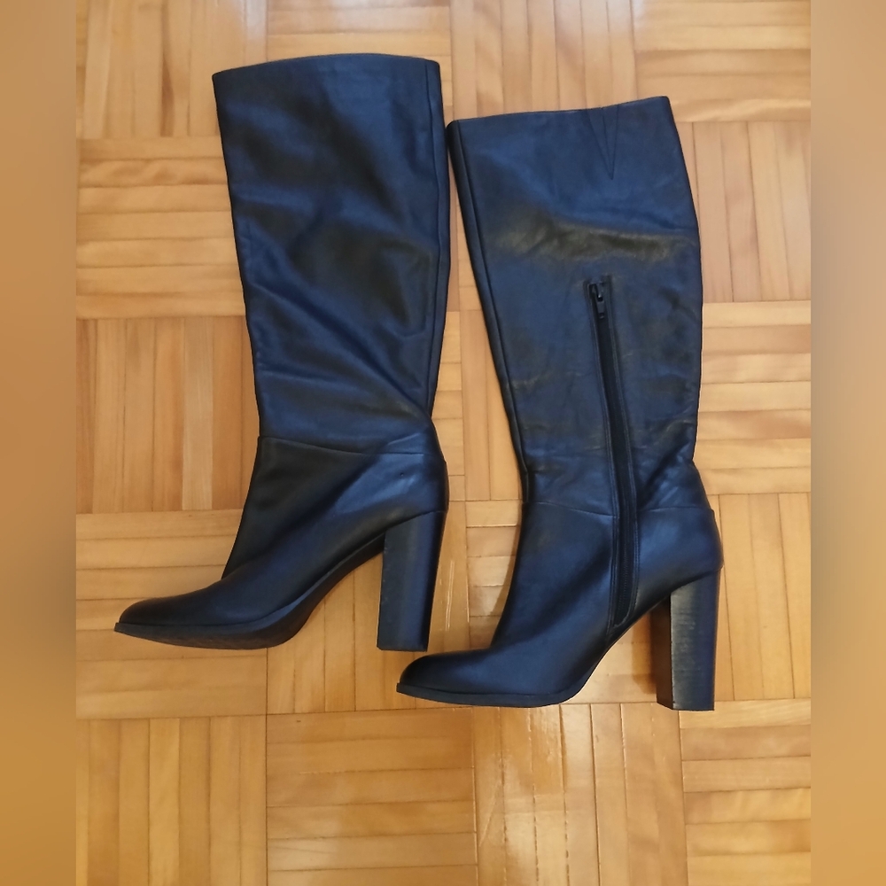 14th & Union Black Heeled Boots.Size 8
